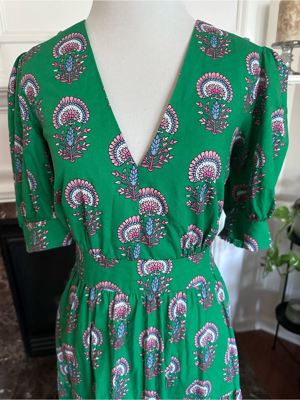 Boden Green Printed Maxi Dress with Pink Accent - Picture 4 of 8